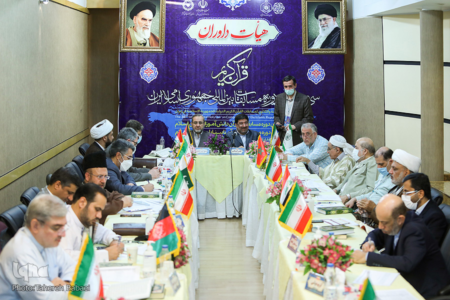 أعضاء لجنة التحکیم : مسابقات إیران الدولية للقرآن فرصة لعرض الوحدة الإسلامیة