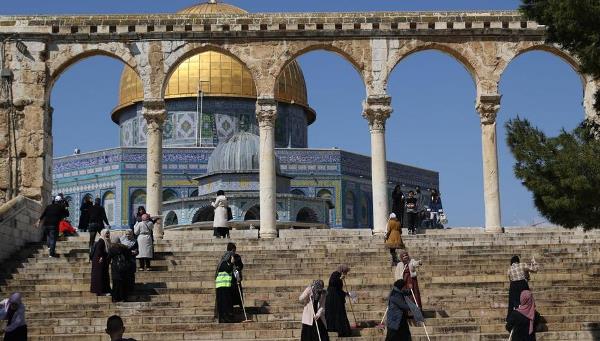 Palestinians clean al-Aqsa Mosque to welcome Ramadan (photo)  