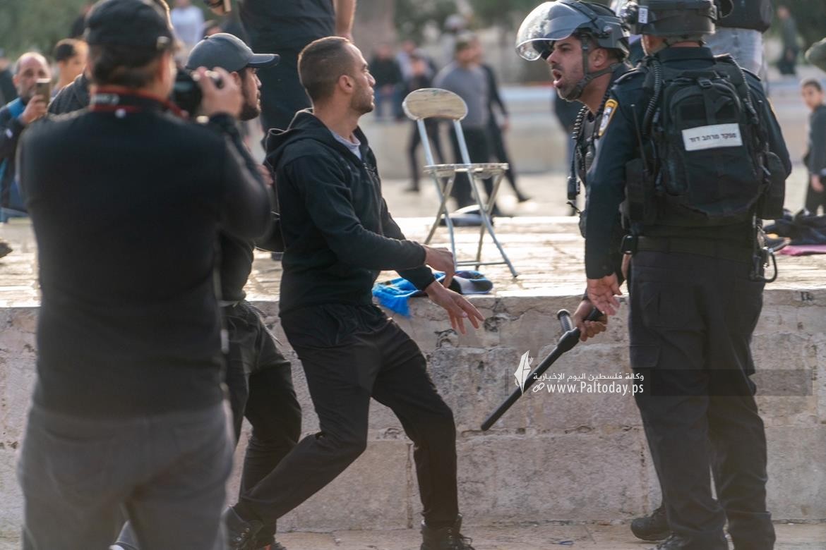 القدس - إصابات واعتقالات خلال اقتحام قوات الاحتلال والمستوطنين للمسجد الأقصى  