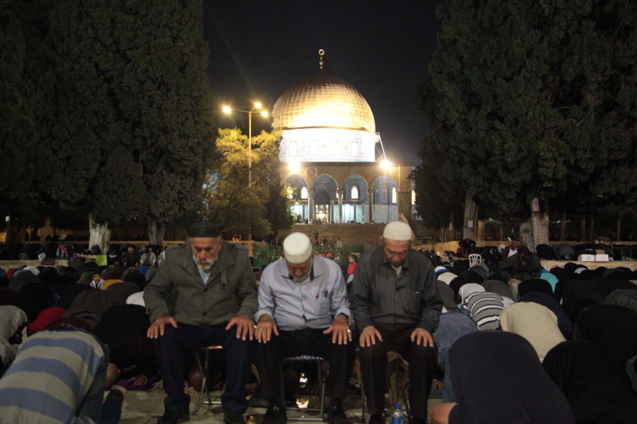 شخصيات فلسطينية: الفلسطينيون سيبقون حراساً أوفياء للمسجد الأقصى