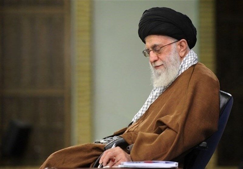 قائد الثورة الإسلامية يعزي برحيل آية الله سيد مهدي بجنوردي