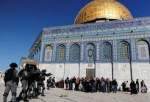 Clashes renew at Al-Aqsa as 150,000 perform Friday prayers