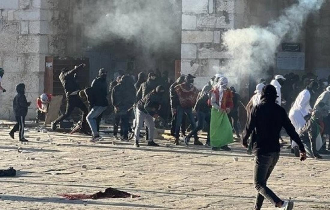 إصابات برصاص الاحتلال عقب اقتحام عشرات المستوطنين باحات الأقصى  