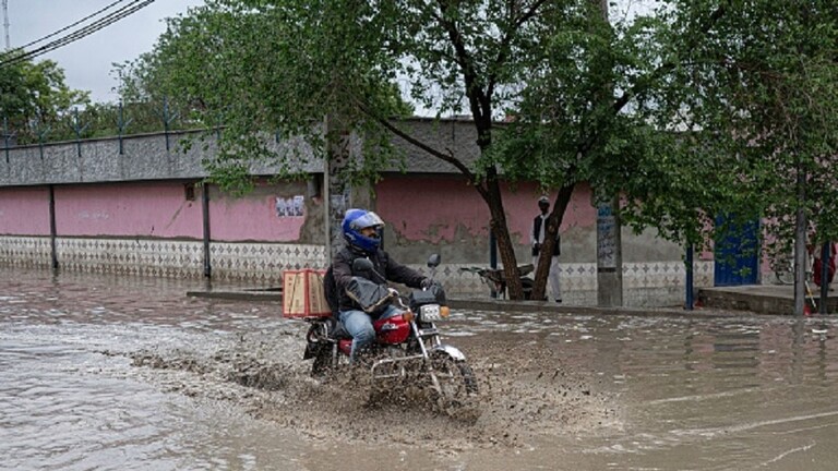 أفغانستان.. فيضانات وعواصف تقتل أكثر من 20 شخصا