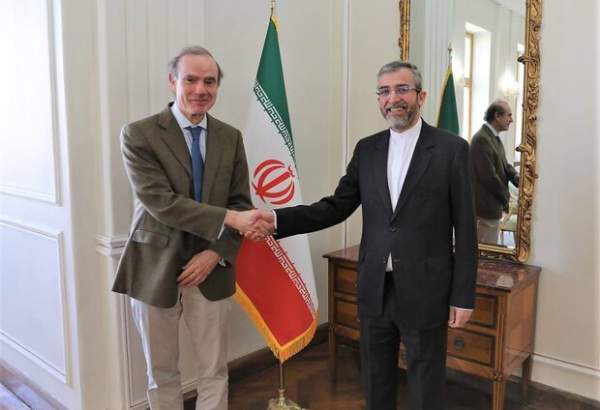 Que peut-on attendre de la visite de M. Mora à Téhéran ?