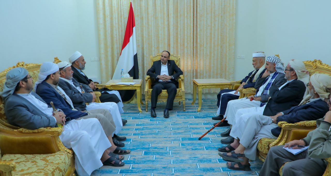 الرئيس المشاط يؤكد على أهمية الدور المحوري لعلماء اليمن في مواجهة العدوان