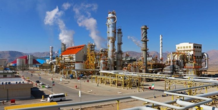 ايران تخطط لرفع إنتاجها من البتروكيماويات الى 200 مليون طن سنوياً