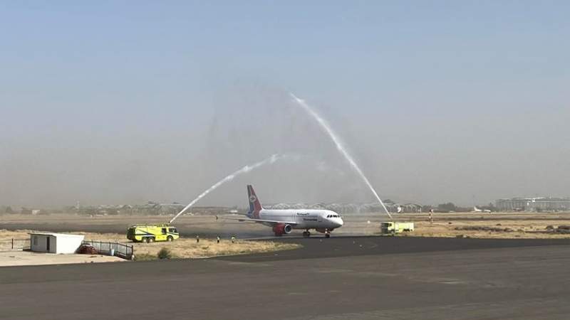 للمرة الأولى منذ 6 سنوات.. إقلاع أول رحلة تجارية من مطار صنعاء الدولي
