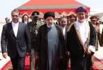 سلطان عمان في مقدمة مستقبلي الرئيس الإيراني الذي يزور سلطنة عُمان  