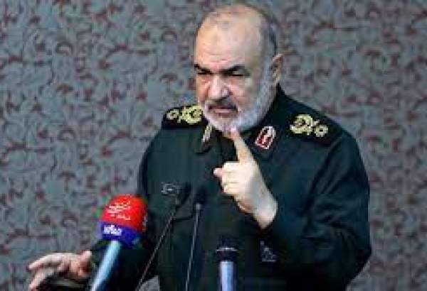 Commander warns Israel of Iran