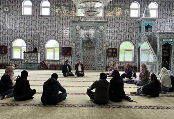 Netherlands mosques hold doors open day