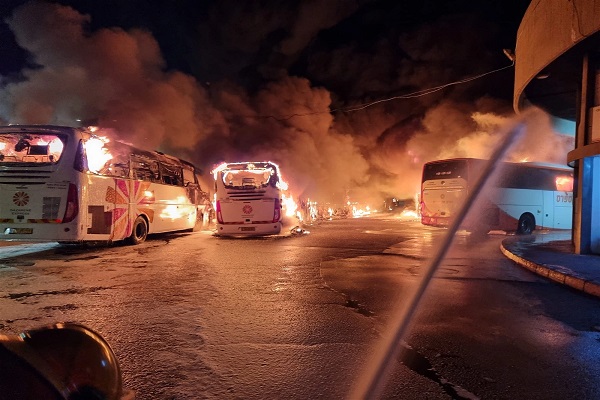 آتش سوزی گسترده در ایستگاه مرکزی اتوبوس در فلسطین اشغالی  