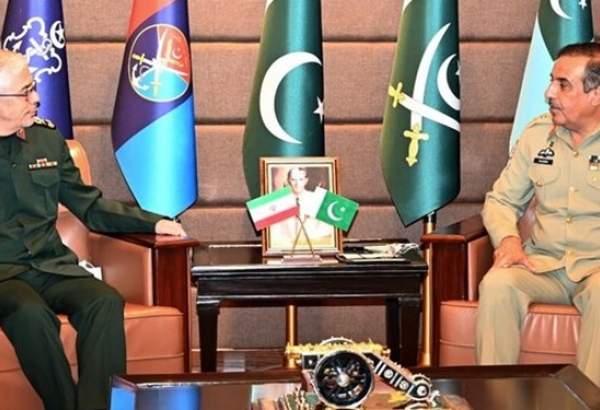 رئیس کمیته مشترک رؤسای ستاد ارتش پاکستان با سرلشکر باقری دیدار کرد