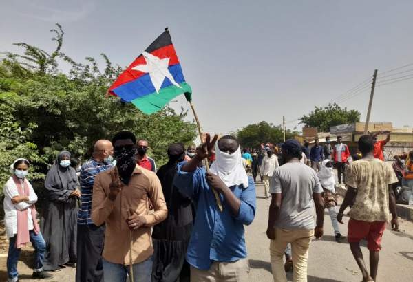 Sudanese protesters on the streets of Khartoum, 30 June 2022 (MEE/Mohammed Amin)