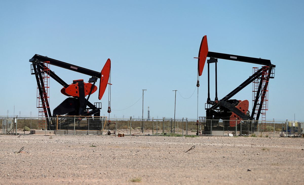 افزایش بهای نفت به بیش از ۱۰۰ دلار