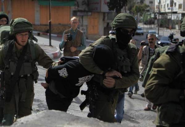 Israeli army arrests 23 Palestinians in West Bank
