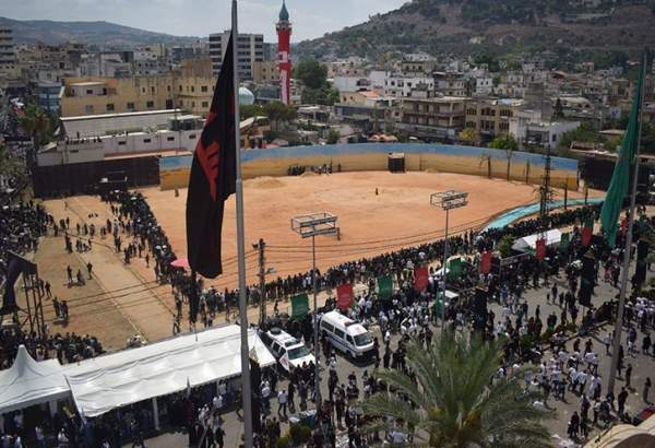 مراسم سوگواری روز عاشورا در شهر نبطیه لبنان برگزار شد