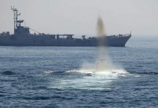 البحرية الإيرانية تصد هجوما على إحدى سفنها في البحر الأحمر