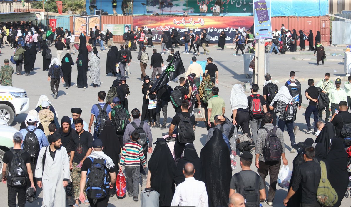 روزانه ۶ هزار زائر از مرز مهران وارد کشور عراق می شوند