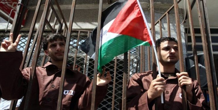 الاسرى الفلسطينيون يبدأون اليوم أولى خطواتهم النضالية بحل التنظيمات