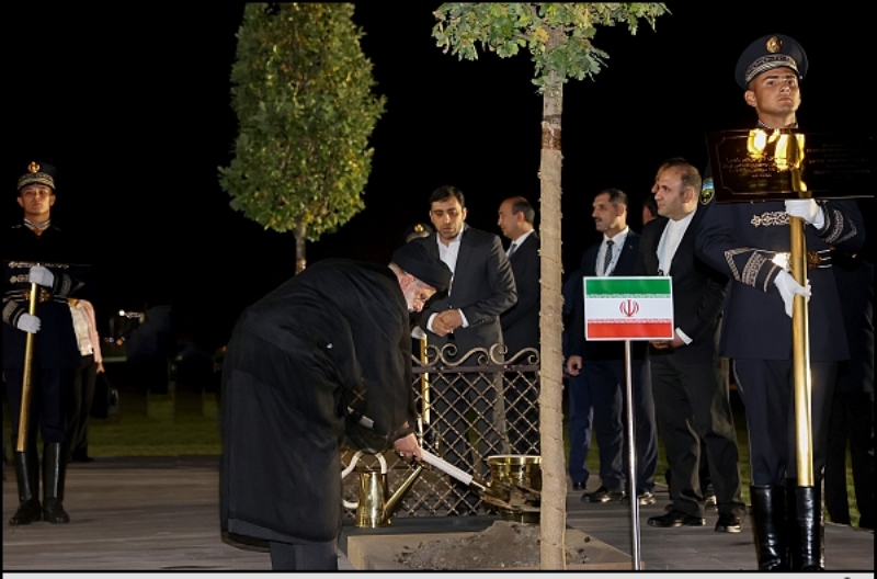 کاشت نهال بدست رئیس جمهور ایران در اجلاس سران سازمان همکاری شانگهای  