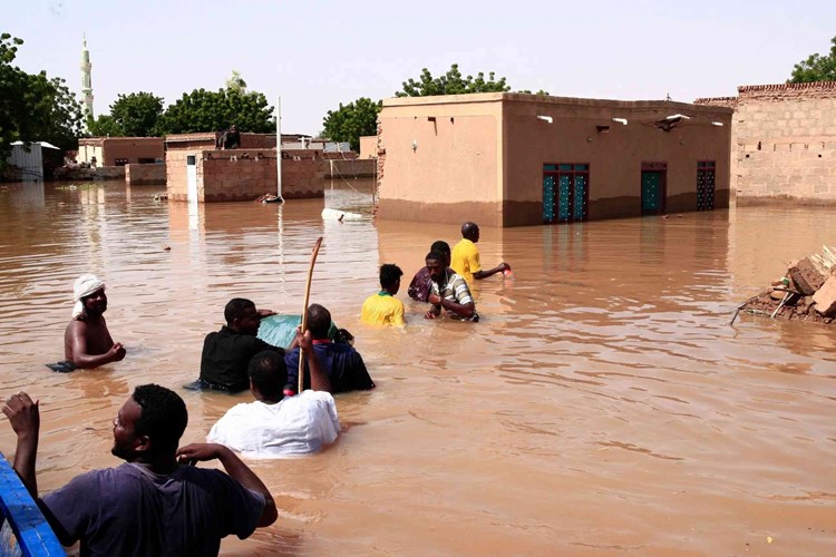 نيجيريا: الفيضانات تودي بحياة 300 شخص وتشرد 100 ألف منذ بداية العام