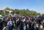 Les habitants de Téhéran organisent de grands rassemblements contre les émeutiers après la prière du vendredi