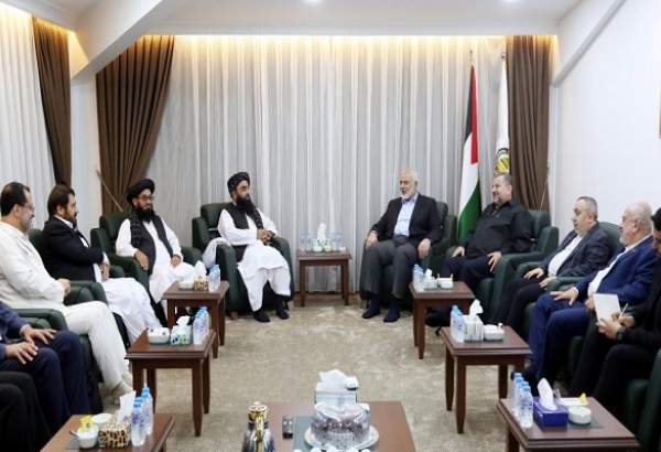 وفد طالبان الى الدوحة يجتمع بقادة من حركة حماس
