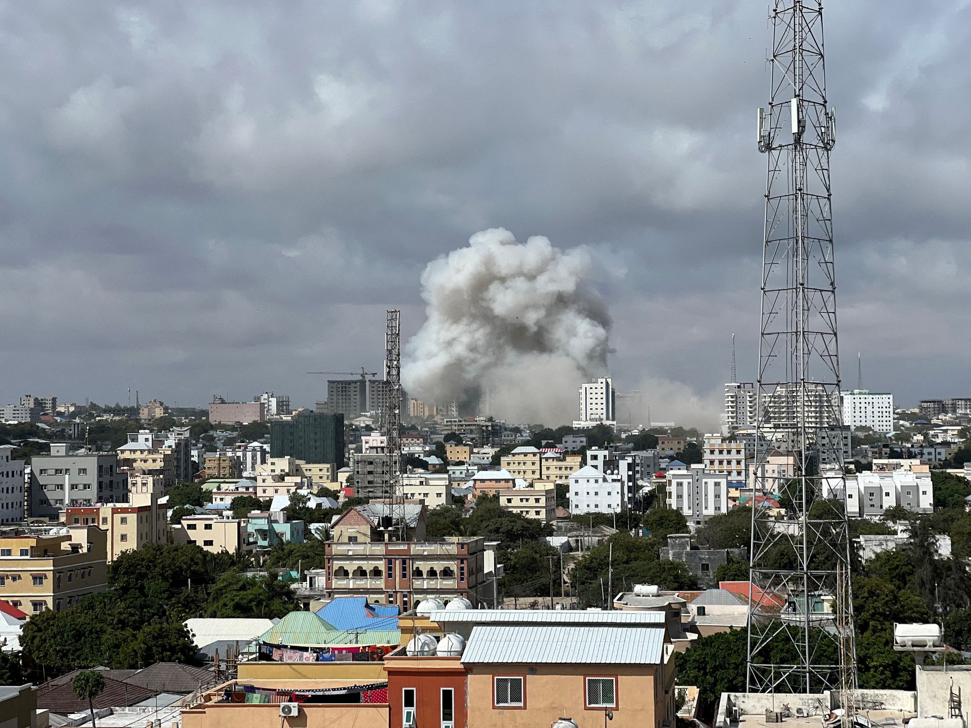 شمار قربانیان حمله تروریستی در سومالی به 400 کشته و زخمی رسید