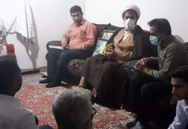 دیدار مسئولان سپاه بندرعباس با خانواده شهید دانش آموز