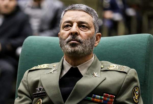 قائد الجيش : مسيّرات العدو في مرمى منظومة باور 373 الايرانية