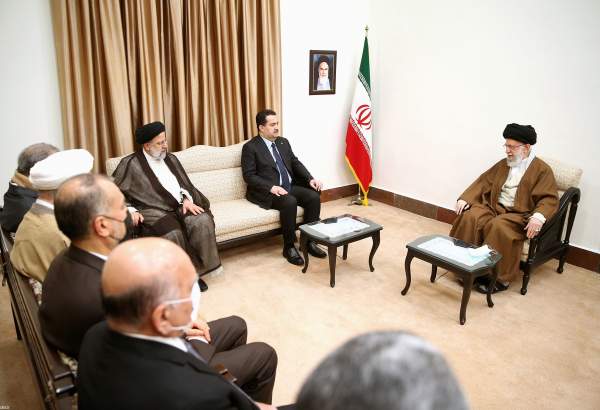 رئيس الوزراء العراقي يلتقي قائد الثورة الاسلامية  
