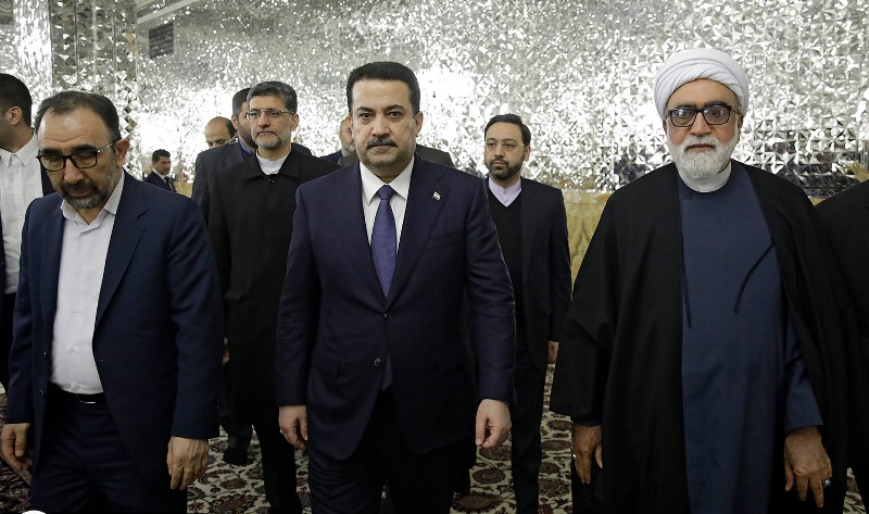 محافظ خراسان يستقبل رئيس الوزراء العراقي في مدينة مشهد المقدسة  