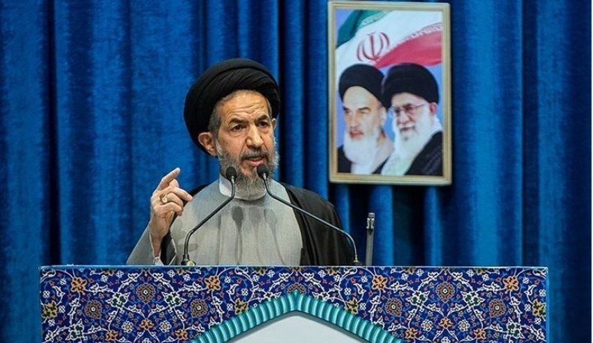 خطيب صلاة الجمعة في طهران : ولاية الفقيه هي ادارة العلم والعدالة بشكل متزامن