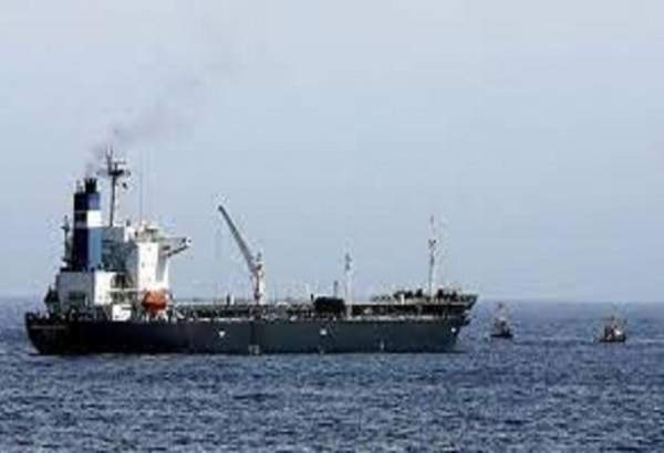 توقیف ۲ کشتی سوخت یمن از سوی ائتلاف متجاوز سعودی