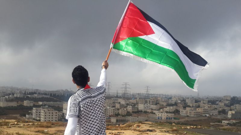 الرعب الصهيوني من العلم الفلسطيني .. قرار صهيوني  بإنزال الأعلام الفلسطينية