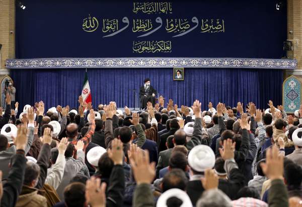 La rencontre entre le Leader de la Révolution islamique et le peuple de Qom à l