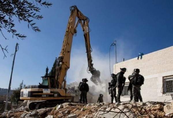 Israeli forces demolish several Palestinian structures in al-Quds
