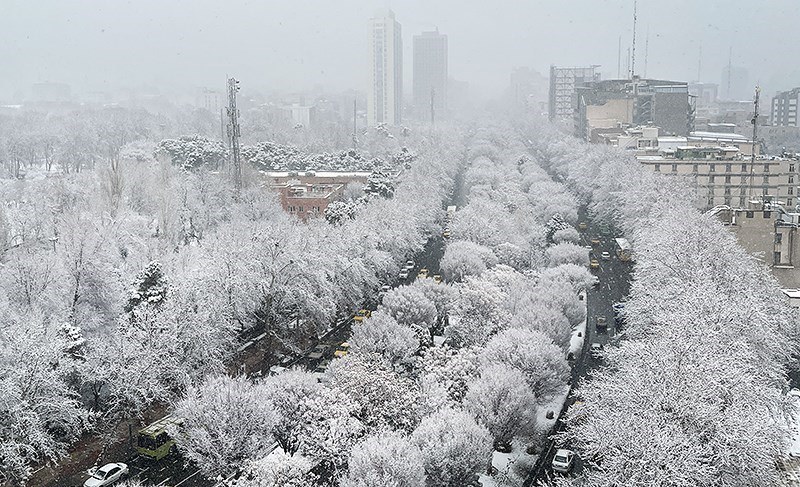 تساقط الثلوج في طهران  