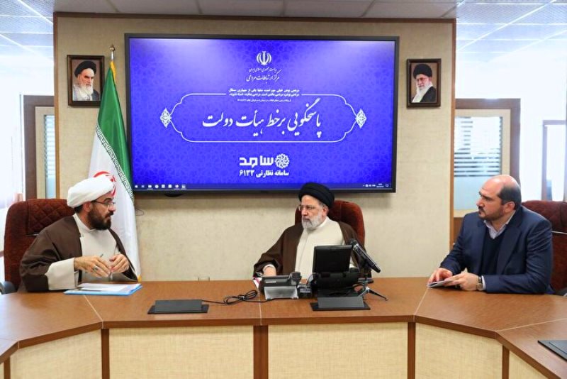 الرئيس الايراني يتفقد مركز الاتصالات الشعبية ويستمع الى مطالب وشكاوي المواطنين