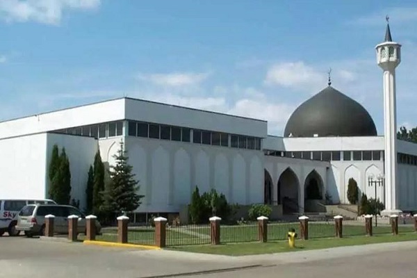 مسلمانان کانادا اقامه نخستین نماز جماعت را جشن گرفتند