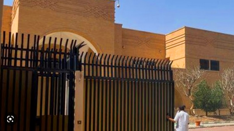 السفارة الإيرانية في الرياض تعيد فتح أبوابها بعد أعوام