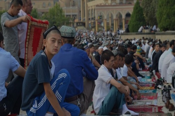 جاسوس‌های چینی مانع از روزه گرفتن مسلمانان اویغور می‌شوند