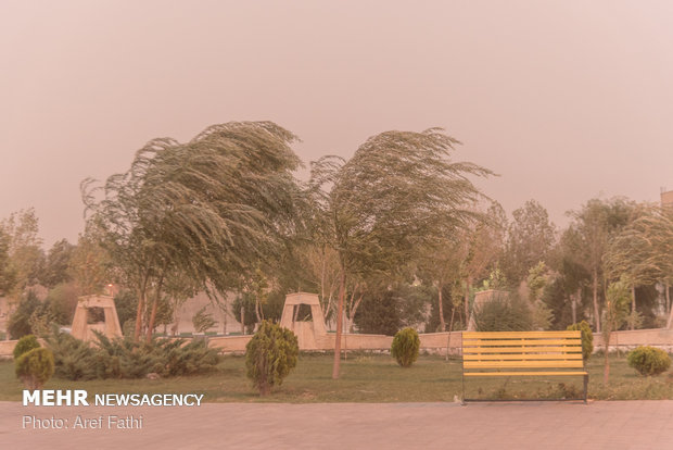 مدیریت بحران نسبت به ورود گرد و غبار به پایتخت هشدار داد