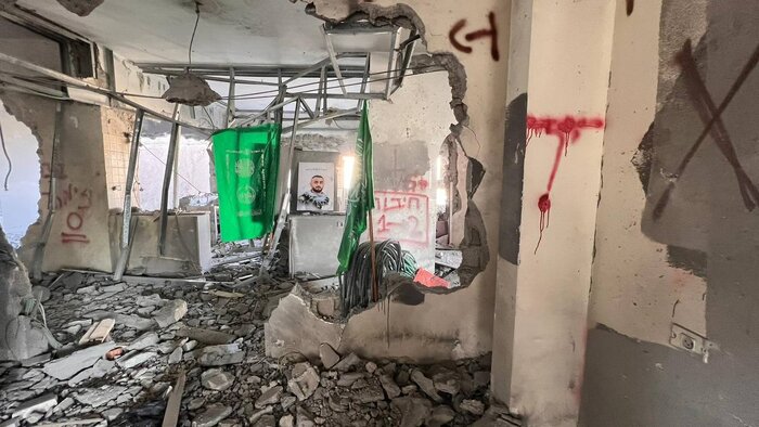 Israeli forces blow up Palestinian martyr’s home in Ramallah (video)  