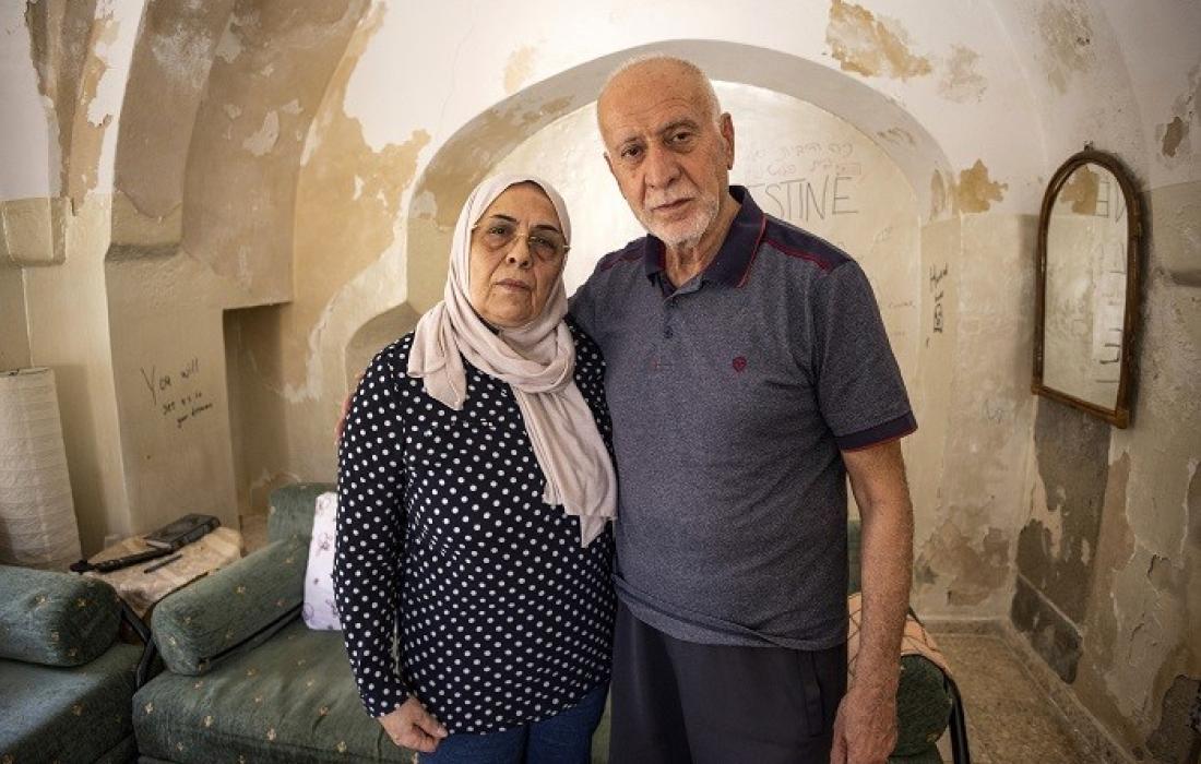 المواطن الفلسطینی السبعيني مصطفى صب لبن وزوجته نورا
