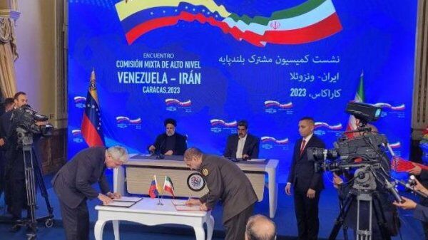 طهران وكاراكاس توقعان 19 اتفاقا للتعاون الثنائي