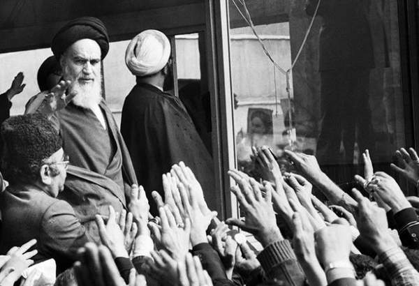 امام خمینی(ره) اتحاد و اخوت زمان پیامبر(ص) را در سال 57 ایجاد کرد