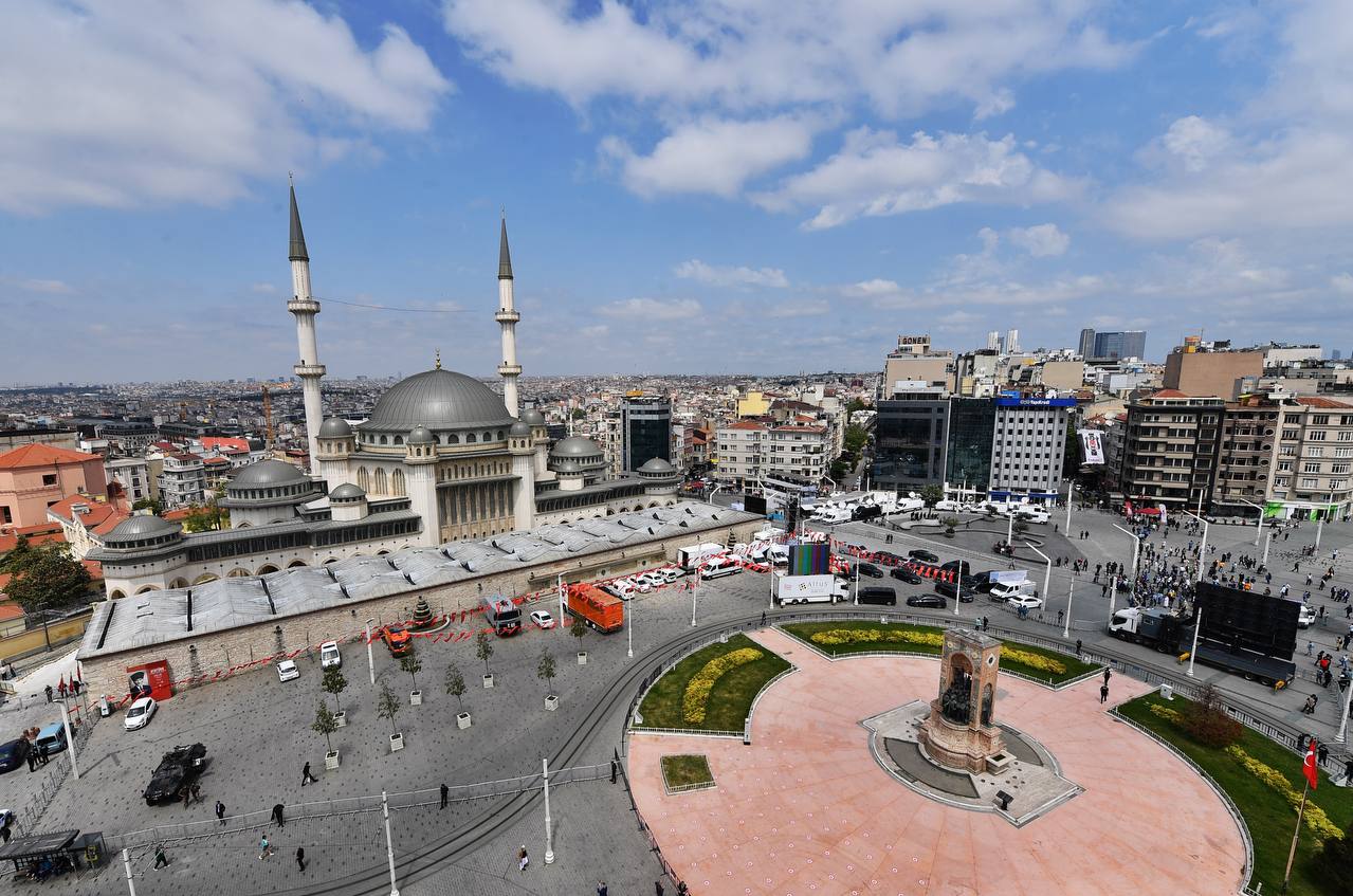 آموزش تفسیر قرآن کریم به زبان انگلیسی در مسجد تقسیم ترکیه