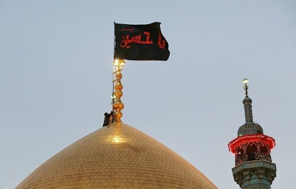 Holy shrine of Hazrat Masoumeh hoists black flag of Muharram (photo)  